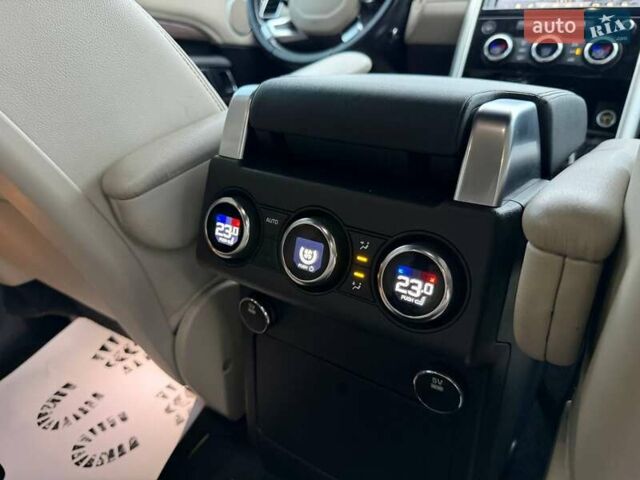 Білий Ленд Ровер Діскавері, об'ємом двигуна 3 л та пробігом 220 тис. км за 19900 $, фото 8 на Automoto.ua