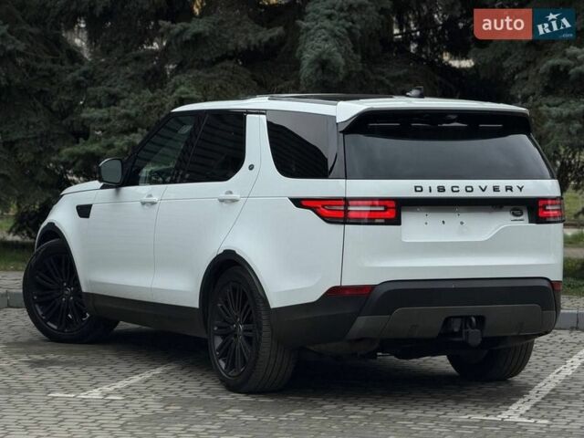 Білий Ленд Ровер Діскавері, об'ємом двигуна 3 л та пробігом 207 тис. км за 26400 $, фото 15 на Automoto.ua