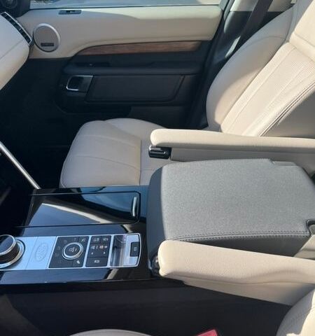 Білий Ленд Ровер Діскавері, об'ємом двигуна 3 л та пробігом 152 тис. км за 28300 $, фото 27 на Automoto.ua