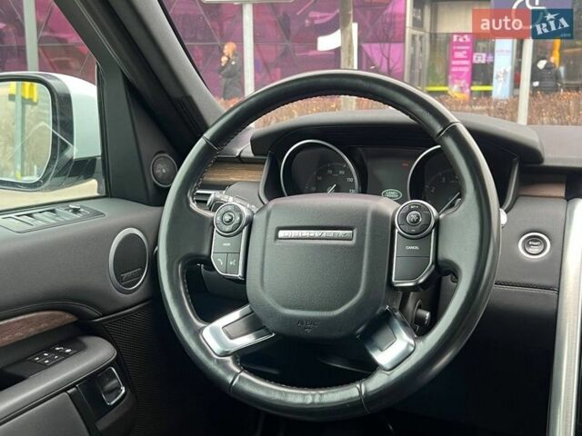 Белый Ленд Ровер Дискавери, объемом двигателя 3 л и пробегом 171 тыс. км за 24990 $, фото 30 на Automoto.ua