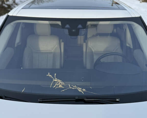 Білий Ленд Ровер Діскавері, об'ємом двигуна 3 л та пробігом 94 тис. км за 39000 $, фото 14 на Automoto.ua