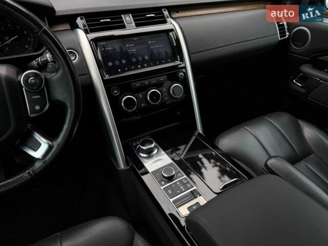 Білий Ленд Ровер Діскавері, об'ємом двигуна 3 л та пробігом 207 тис. км за 26400 $, фото 40 на Automoto.ua