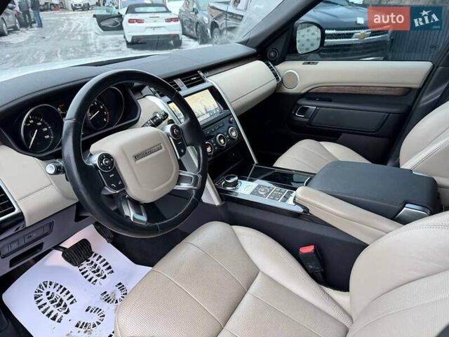Білий Ленд Ровер Діскавері, об'ємом двигуна 3 л та пробігом 220 тис. км за 19900 $, фото 21 на Automoto.ua