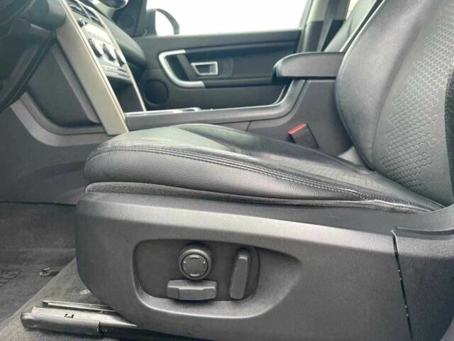 Белый Ленд Ровер Дискавери, объемом двигателя 2 л и пробегом 130 тыс. км за 19000 $, фото 7 на Automoto.ua