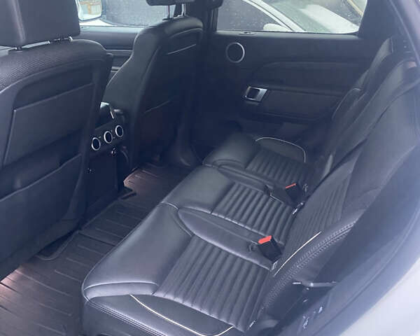 Белый Ленд Ровер Дискавери, объемом двигателя 2.99 л и пробегом 119 тыс. км за 33200 $, фото 9 на Automoto.ua