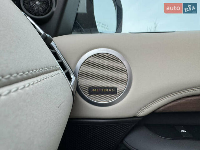 Білий Ленд Ровер Діскавері, об'ємом двигуна 3 л та пробігом 94 тис. км за 39000 $, фото 48 на Automoto.ua