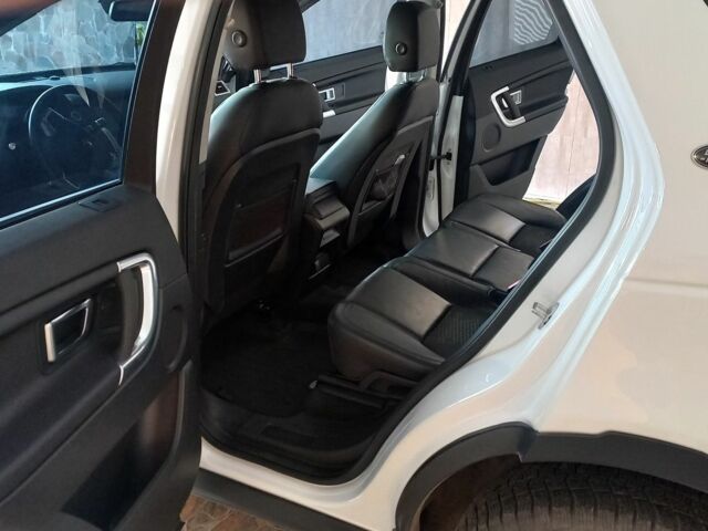 Білий Ленд Ровер Діскавері, об'ємом двигуна 2 л та пробігом 92 тис. км за 17770 $, фото 4 на Automoto.ua