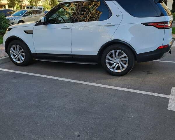 Ленд Ровер Дискавери 2017 в Софіївська Борщагівка на Automoto.ua Белый Ленд Ровер Дискавери, объемом двигателя 3 л и пробегом 171 тыс. км за 31400 $, фото 9 на Automoto.ua