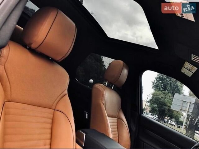 Білий Ленд Ровер Діскавері, об'ємом двигуна 3 л та пробігом 71 тис. км за 26500 $, фото 12 на Automoto.ua