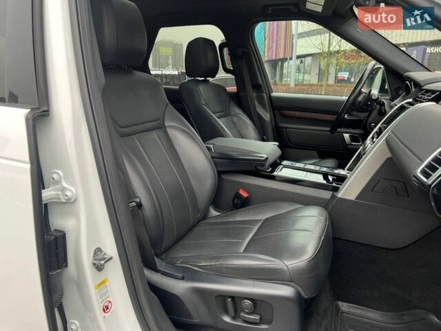 Белый Ленд Ровер Дискавери, объемом двигателя 3 л и пробегом 171 тыс. км за 24990 $, фото 16 на Automoto.ua