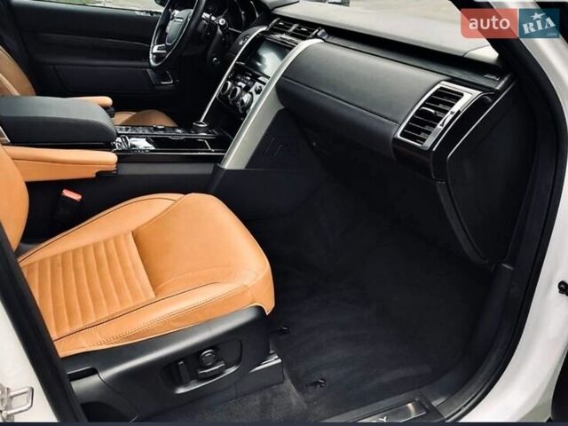 Білий Ленд Ровер Діскавері, об'ємом двигуна 3 л та пробігом 71 тис. км за 26500 $, фото 10 на Automoto.ua