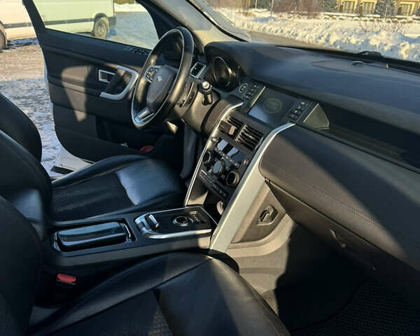 Белый Ленд Ровер Дискавери, объемом двигателя 2 л и пробегом 80 тыс. км за 17500 $, фото 16 на Automoto.ua