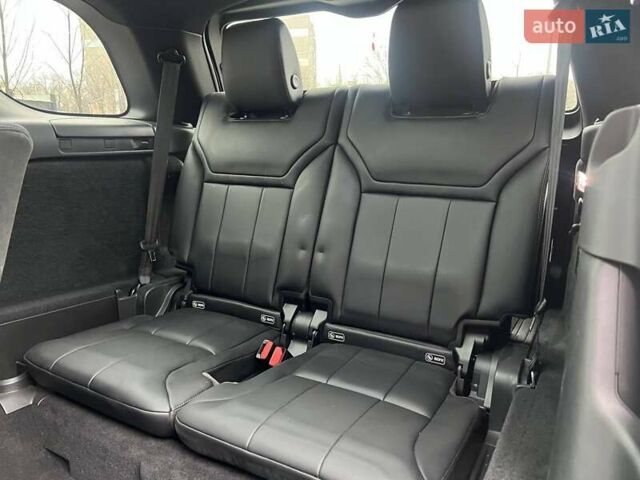 Білий Ленд Ровер Діскавері, об'ємом двигуна 3 л та пробігом 170 тис. км за 29990 $, фото 12 на Automoto.ua