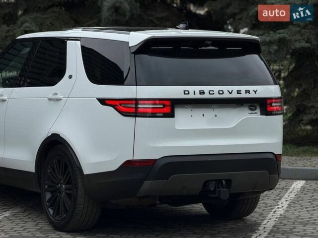 Білий Ленд Ровер Діскавері, об'ємом двигуна 3 л та пробігом 207 тис. км за 26400 $, фото 31 на Automoto.ua