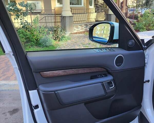 Ленд Ровер Дискавери 2017 в Софіївська Борщагівка на Automoto.ua Белый Ленд Ровер Дискавери, объемом двигателя 3 л и пробегом 171 тыс. км за 31400 $, фото 5 на Automoto.ua