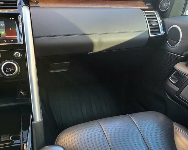 Ленд Ровер Дискавери 2017 в Софіївська Борщагівка на Automoto.ua Белый Ленд Ровер Дискавери, объемом двигателя 3 л и пробегом 171 тыс. км за 31400 $, фото 20 на Automoto.ua