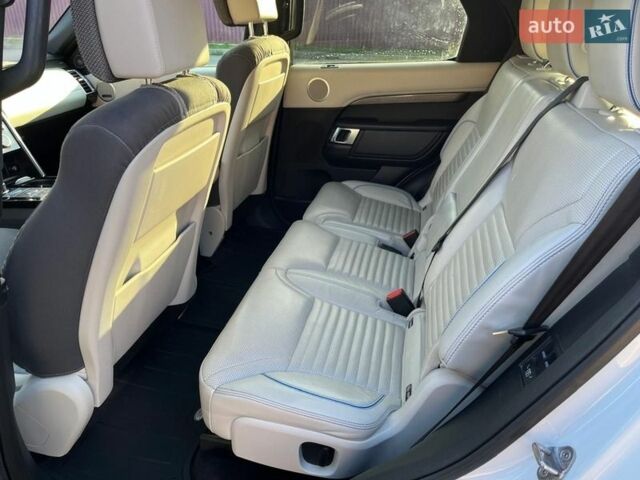 Белый Ленд Ровер Дискавери, объемом двигателя 2.99 л и пробегом 107 тыс. км за 29700 $, фото 20 на Automoto.ua