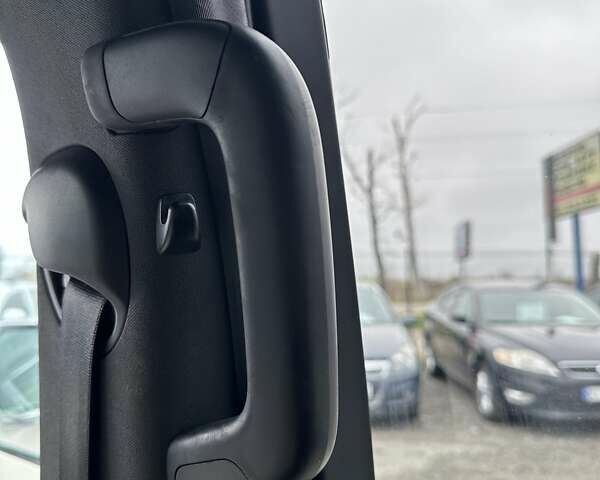 Ленд Ровер Діскавері 2018 у Буче на Automoto.ua Білий Ленд Ровер Діскавері, об'ємом двигуна 3 л та пробігом 155 тис. км за 26999 $, фото 33 на Automoto.ua