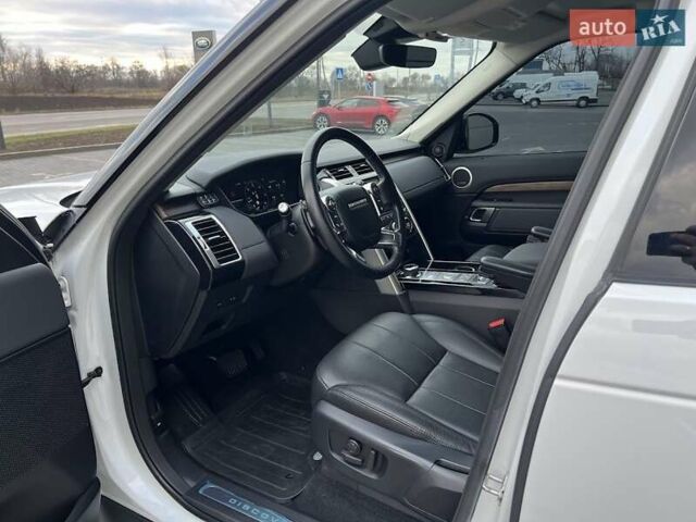 Білий Ленд Ровер Діскавері, об'ємом двигуна 2.99 л та пробігом 155 тис. км за 36000 $, фото 8 на Automoto.ua