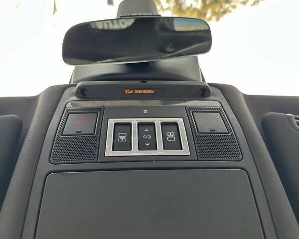 Ленд Ровер Діскавері 2018 у Буче на Automoto.ua Білий Ленд Ровер Діскавері, об'ємом двигуна 3 л та пробігом 155 тис. км за 26999 $, фото 40 на Automoto.ua