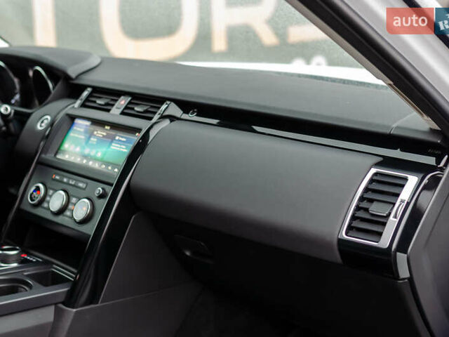 Белый Ленд Ровер Дискавери, объемом двигателя 2 л и пробегом 115 тыс. км за 35555 $, фото 28 на Automoto.ua