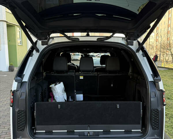 Белый Ленд Ровер Дискавери, объемом двигателя 3 л и пробегом 87 тыс. км за 35000 $, фото 17 на Automoto.ua