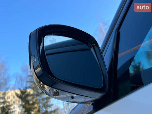 Білий Ленд Ровер Діскавері, об'ємом двигуна 3 л та пробігом 87 тис. км за 35850 $, фото 29 на Automoto.ua