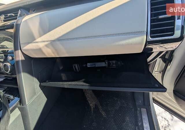 Белый Ленд Ровер Дискавери, объемом двигателя 3 л и пробегом 183 тыс. км за 28882 $, фото 17 на Automoto.ua