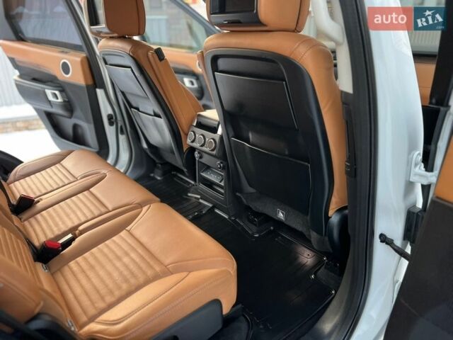 Білий Ленд Ровер Діскавері, об'ємом двигуна 3 л та пробігом 114 тис. км за 35900 $, фото 37 на Automoto.ua
