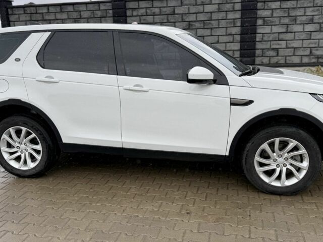 Белый Ленд Ровер Дискавери, объемом двигателя 2 л и пробегом 88 тыс. км за 20300 $, фото 1 на Automoto.ua