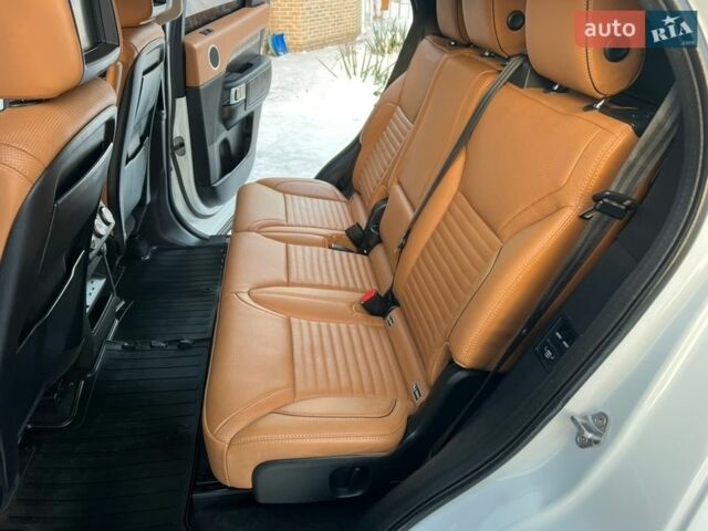 Білий Ленд Ровер Діскавері, об'ємом двигуна 3 л та пробігом 114 тис. км за 35900 $, фото 42 на Automoto.ua