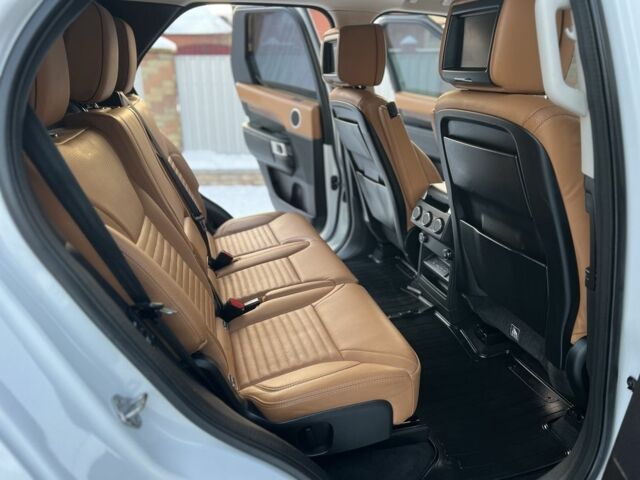 Білий Ленд Ровер Діскавері, об'ємом двигуна 3 л та пробігом 114 тис. км за 39000 $, фото 12 на Automoto.ua