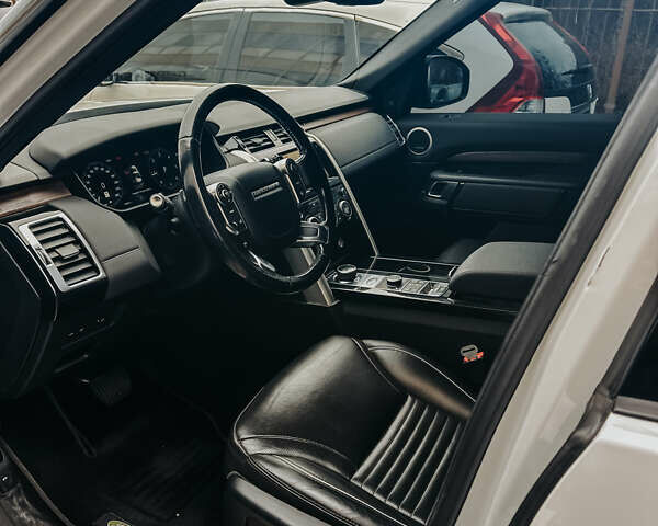 Белый Ленд Ровер Дискавери, объемом двигателя 3 л и пробегом 165 тыс. км за 26900 $, фото 7 на Automoto.ua