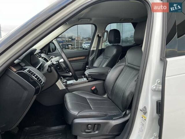 Білий Ленд Ровер Діскавері, об'ємом двигуна 2.99 л та пробігом 155 тис. км за 36000 $, фото 9 на Automoto.ua