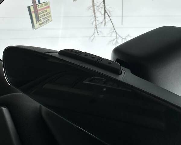 Ленд Ровер Діскавері 2018 у Буче на Automoto.ua Білий Ленд Ровер Діскавері, об'ємом двигуна 3 л та пробігом 155 тис. км за 26999 $, фото 48 на Automoto.ua