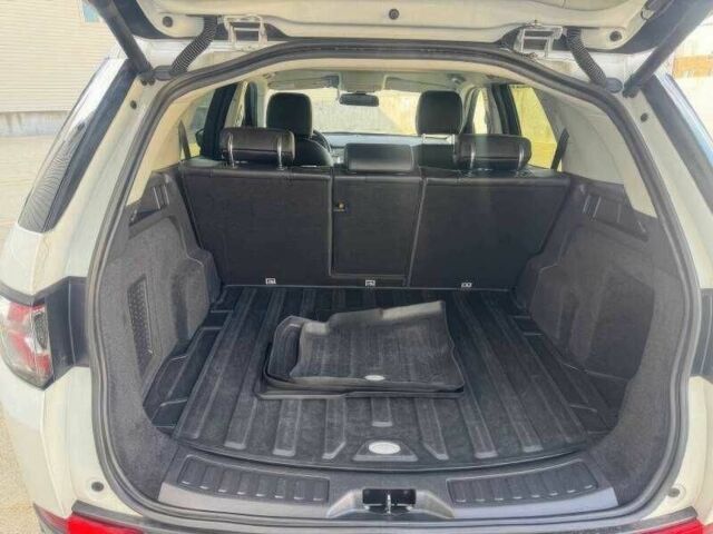 Білий Ленд Ровер Діскавері, об'ємом двигуна 2 л та пробігом 76 тис. км за 9900 $, фото 17 на Automoto.ua