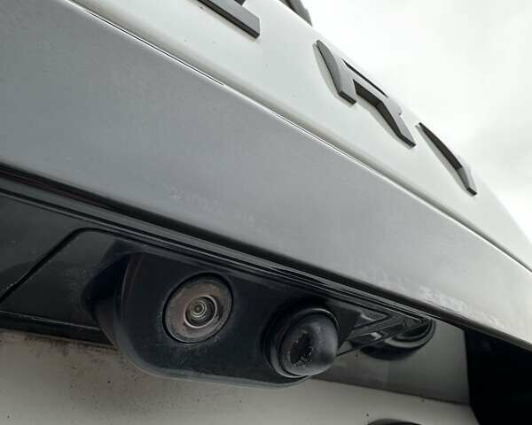 Ленд Ровер Діскавері 2018 у Буче на Automoto.ua Білий Ленд Ровер Діскавері, об'ємом двигуна 3 л та пробігом 155 тис. км за 26999 $, фото 15 на Automoto.ua