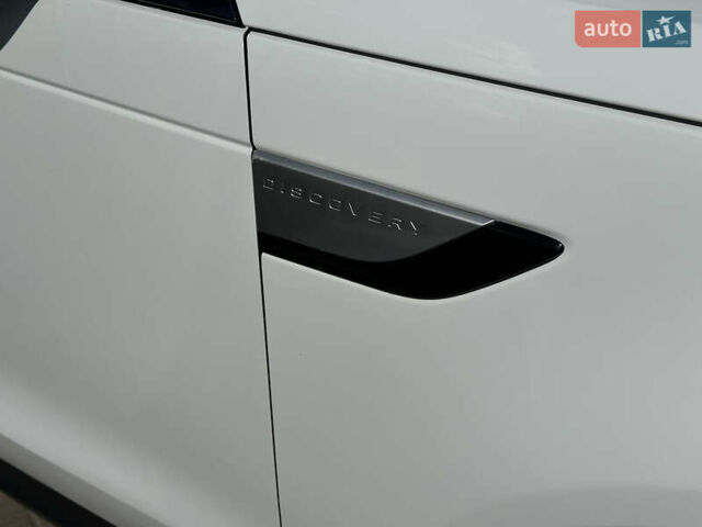 Білий Ленд Ровер Діскавері, об'ємом двигуна 3 л та пробігом 73 тис. км за 35600 $, фото 6 на Automoto.ua