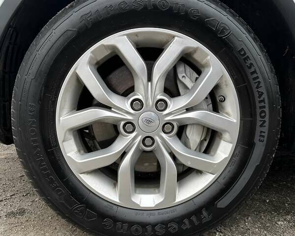 Ленд Ровер Діскавері 2018 у Буче на Automoto.ua Білий Ленд Ровер Діскавері, об'ємом двигуна 3 л та пробігом 155 тис. км за 26999 $, фото 10 на Automoto.ua