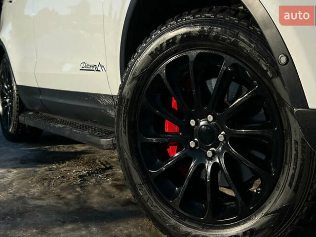 Білий Ленд Ровер Діскавері, об'ємом двигуна 3 л та пробігом 87 тис. км за 35850 $, фото 27 на Automoto.ua