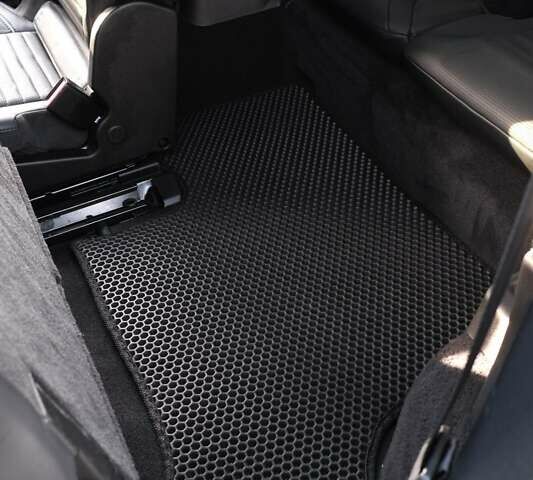 Білий Ленд Ровер Діскавері, об'ємом двигуна 3 л та пробігом 156 тис. км за 33000 $, фото 37 на Automoto.ua