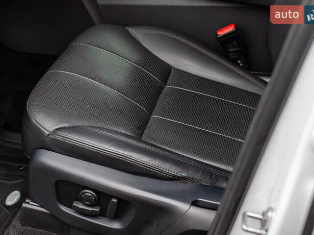 Белый Ленд Ровер Дискавери, объемом двигателя 2 л и пробегом 115 тыс. км за 35555 $, фото 31 на Automoto.ua