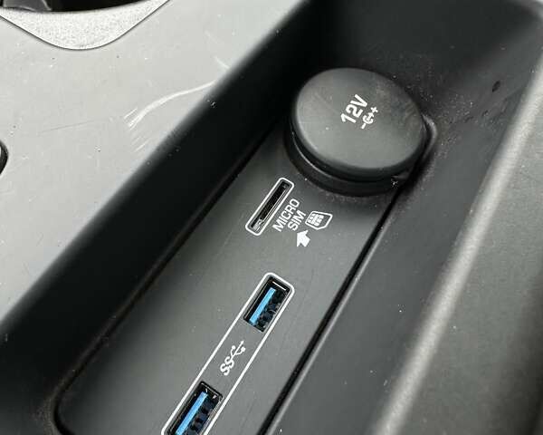 Ленд Ровер Діскавері 2018 у Буче на Automoto.ua Білий Ленд Ровер Діскавері, об'ємом двигуна 3 л та пробігом 155 тис. км за 26999 $, фото 55 на Automoto.ua