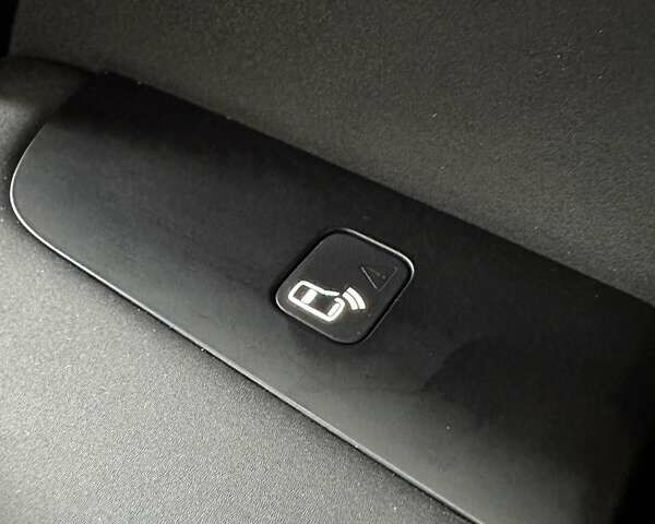 Ленд Ровер Діскавері 2018 у Буче на Automoto.ua Білий Ленд Ровер Діскавері, об'ємом двигуна 3 л та пробігом 155 тис. км за 26999 $, фото 32 на Automoto.ua