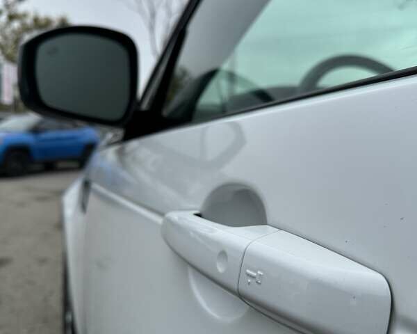 Ленд Ровер Діскавері 2018 у Буче на Automoto.ua Білий Ленд Ровер Діскавері, об'ємом двигуна 3 л та пробігом 155 тис. км за 26999 $, фото 9 на Automoto.ua