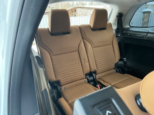 Білий Ленд Ровер Діскавері, об'ємом двигуна 3 л та пробігом 114 тис. км за 39000 $, фото 15 на Automoto.ua