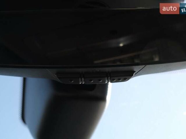 Білий Ленд Ровер Діскавері, об'ємом двигуна 3 л та пробігом 156 тис. км за 33000 $, фото 15 на Automoto.ua