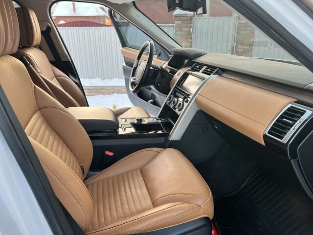 Білий Ленд Ровер Діскавері, об'ємом двигуна 3 л та пробігом 114 тис. км за 39000 $, фото 10 на Automoto.ua