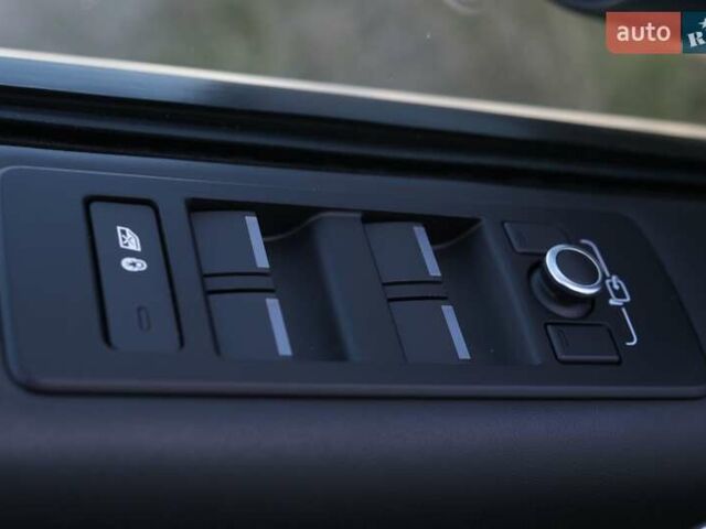 Білий Ленд Ровер Діскавері, об'ємом двигуна 3 л та пробігом 156 тис. км за 33000 $, фото 47 на Automoto.ua