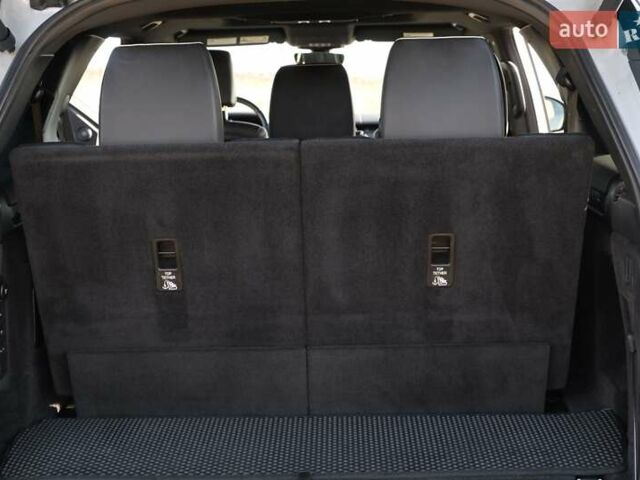 Білий Ленд Ровер Діскавері, об'ємом двигуна 3 л та пробігом 156 тис. км за 33000 $, фото 32 на Automoto.ua